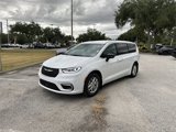 New 2026 Chrysler Pacifica Select image 2