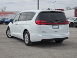 Certified 2023 Chrysler Pacifica Touring-L image 5