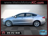 Used 2020 Ford Fusion SE image 2