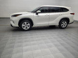 Used 2021 Toyota Highlander LE image 2