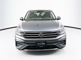 Used 2024 Volkswagen Tiguan SE w/ Panoramic Sunroof Package image 2
