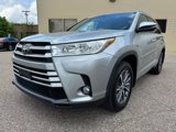 Used 2018 Toyota Highlander XLE image 3