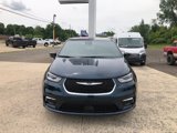New 2025 Chrysler Pacifica Select image 2