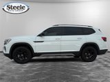 New 2025 Volkswagen Atlas Peak Edition SE image 2