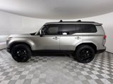 Used 2024 Lexus GX 550 image 3