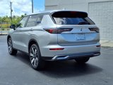 New 2025 Mitsubishi Outlander SE image 3
