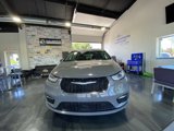 Used 2022 Chrysler Pacifica Touring-L w/ Uconnect Theater Family Group image 3
