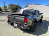 Used 2018 Toyota Tacoma TRD Sport image 6