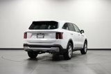 Used 2025 Kia Sorento LX image 4