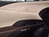 New 2025 Lexus RX 450h AWD w/ Luxury Package image 4
