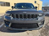 Used 2024 Jeep Grand Cherokee Laredo X image 2