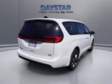 New 2026 Chrysler Pacifica Select image 3