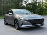 Used 2023 Hyundai Elantra SEL w/ Convenience Package image 3