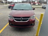 Used 2019 Dodge Grand Caravan SXT image 2