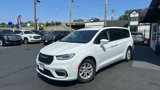 Used 2022 Chrysler Pacifica Touring-L image 3
