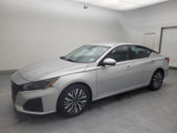 Used 2023 Nissan Altima 2.5 SV image 2
