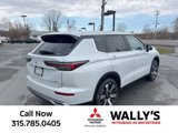 New 2025 Mitsubishi Outlander SE image 3