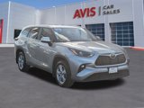 Used 2024 Toyota Highlander LE image 3