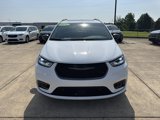 Used 2024 Chrysler Pacifica Touring-L w/ Uconnect Theater Family Group image 3