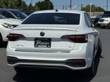 Used 2024 Volkswagen Jetta SE w/ Panoramic Sunroof Package image 6