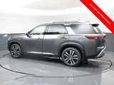 New 2025 Nissan Pathfinder Platinum image 2