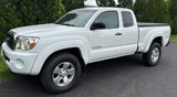 Used 2011 Toyota Tacoma 4x4 Access Cab image 2