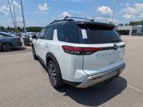 New 2025 Nissan Pathfinder Platinum image 5