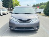 Used 2017 Toyota Sienna LE image 2
