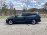 Used 2024 Chrysler Pacifica Select image 5