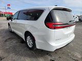 Used 2023 Chrysler Pacifica Touring-L image 5