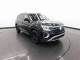 Used 2024 Volkswagen Atlas Peak Edition SEL image 2