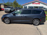 Used 2021 Chrysler Pacifica Touring-L image 2