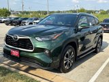 New 2025 Toyota Highlander XLE image 2