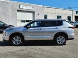 New 2025 Mitsubishi Outlander ES image 2