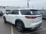 New 2025 Nissan Pathfinder Platinum image 3