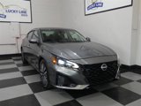 Used 2023 Nissan Altima 2.5 SV image 5