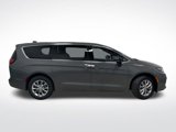 New 2025 Chrysler Pacifica Select image 2