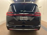 New 2025 Chrysler Pacifica Select image 3