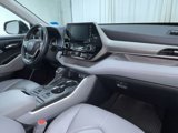 Certified 2022 Toyota Highlander XLE image 4