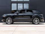 Certified 2025 Porsche Cayenne image 2