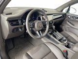 Certified 2024 Porsche Macan image 4