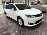 Used 2019 Chrysler Pacifica Touring-L image 2