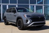 New 2025 Volkswagen Atlas Peak Edition SE image 2