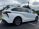 Used 2022 Toyota Sienna LE image 5