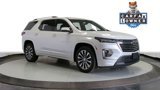 Used 2023 Chevrolet Traverse Premier image 2