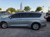 Used 2019 Chrysler Pacifica Touring-L image 4