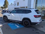 New 2025 Volkswagen Atlas Peak Edition SE image 2