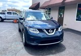 Used 2016 Nissan Rogue SV image 2