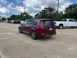 Used 2022 Chrysler Pacifica Limited w/ Uconnect Theater Family Group image 3