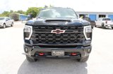 Used 2025 Chevrolet Silverado 2500 ZR2 w/ Technology Package image 2